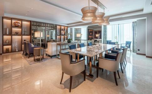 Hilton - 32