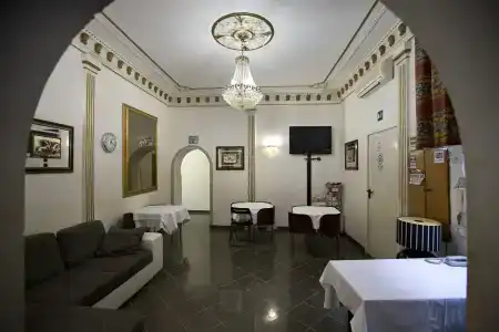 Hostel Beautiful - 1