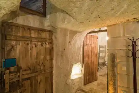 Atilla's Cave - 292