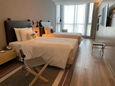 Moxy Shanghai Hongqiao Cbd - 1