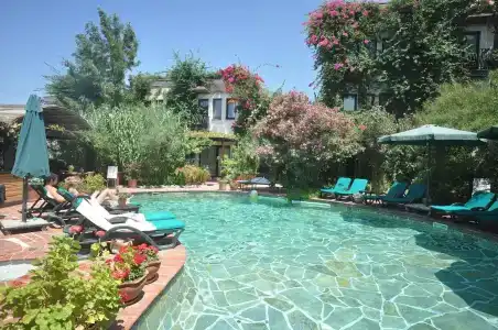 El Vino & Suites - 11