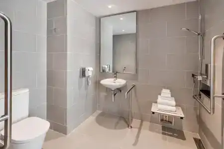 Holiday Inn Express Bangkok Soi Soonvijai, An Ihg - 8