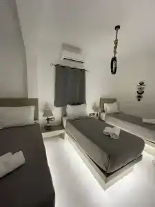 Zoumis Studios - 245