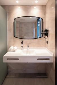 HOTELUX Airport - 51