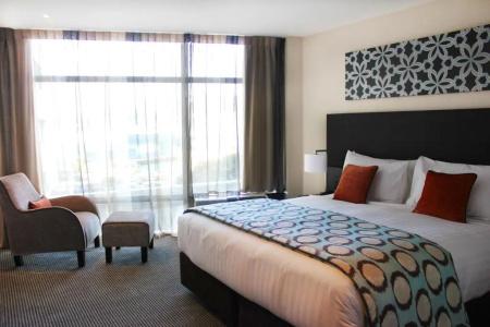 Rydges - 70