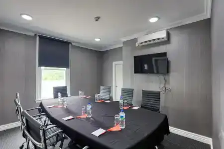 Ramada by Wyndham, City Center - 12