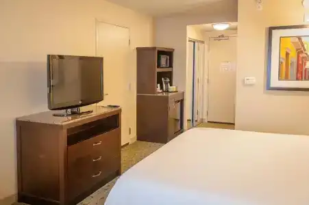 Hilton Garden Inn Airport/Medical Center - 35