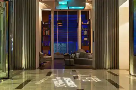 Renaissance by Marriott - 16