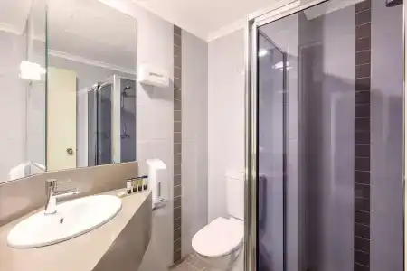 Garden City, Best Western Signature Collection - 7