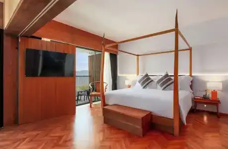 SeaCono Patong Beach Front - 181