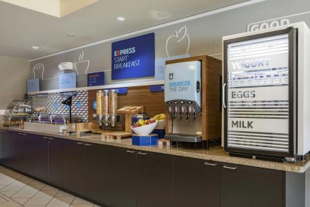 Holiday Inn Express, An Ihg - 20