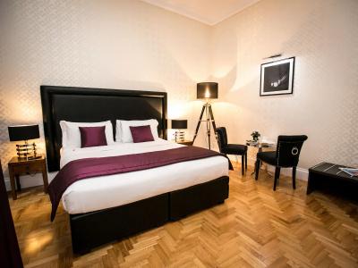Minerva Relais - 3