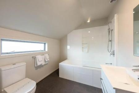 315 Riccarton - 40