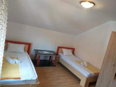 Hostel Vera - Airport Podgorica - 15