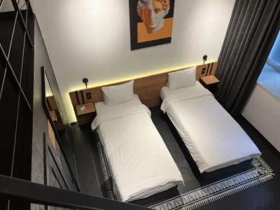 Globe Runner Hostel - 32