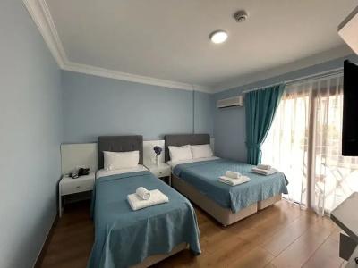 Boutique Marquis Blue - 2