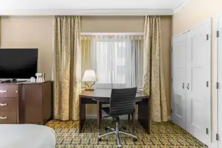 Capital Hilton - 81