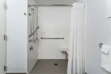 Hampton Inn - 8