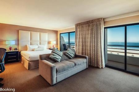 The Waterfront Beach Resort, A Hilton - 61
