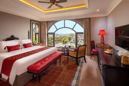 Silk Path Grand Hue - 81