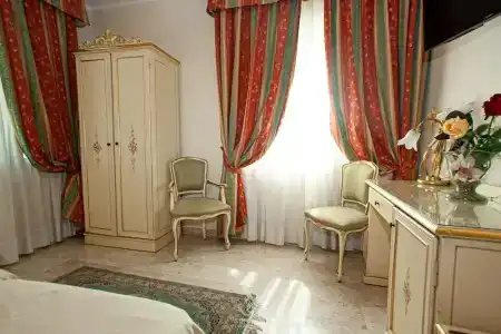 Viktoria Palace - 61