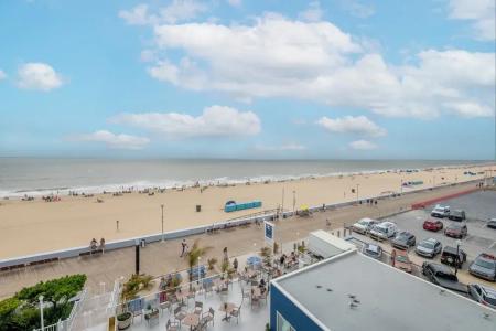 Commander & Suites - 100