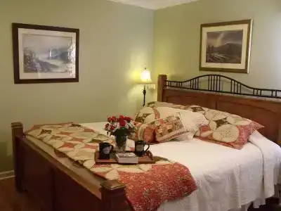 Hemlock Inn - 3