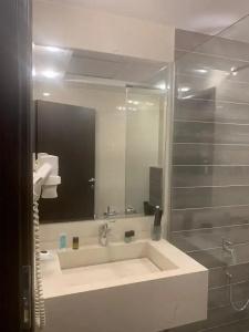 City Rose Suites - 34