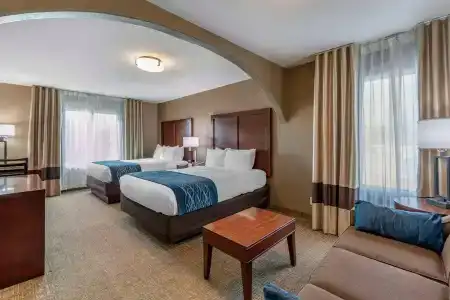 Comfort Inn & Suites Beach - 6