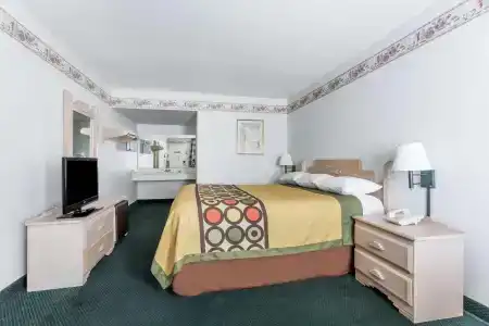 Super 8 by Wyndham - 20