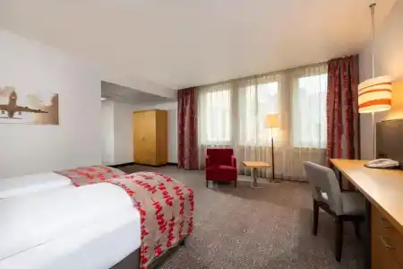 Holiday Inn Frankfurt Airport - Neu-Isenburg, An Ihg - 77