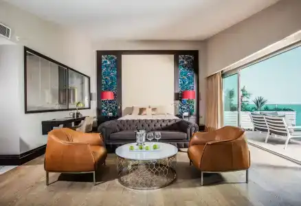 Charisma De Luxe - 5