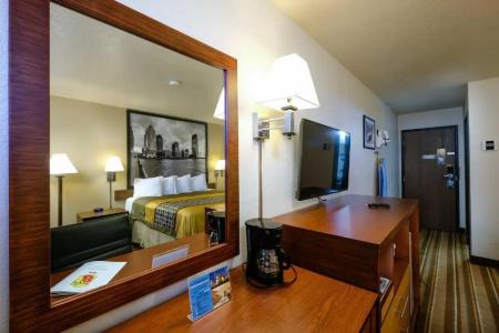 Super 8 by Wyndham/White Sands Area - 11