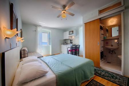 Mira Sea Front Guesthouse - 3