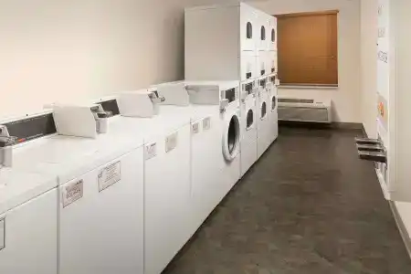 WoodSpring Suites North - 2