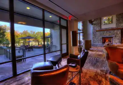 Courtyard by Marriott - 7