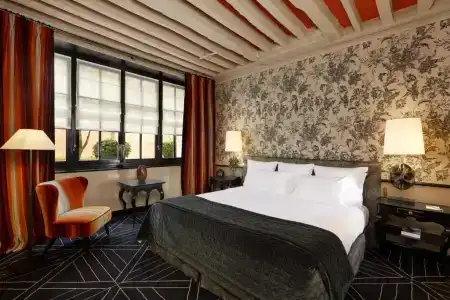 Le Pavillon de la Reine & Spa - Small Luxurys of the World - 136
