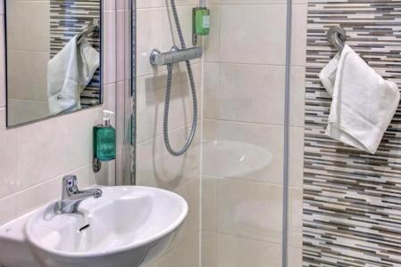 Best Western Kings Manor - 7