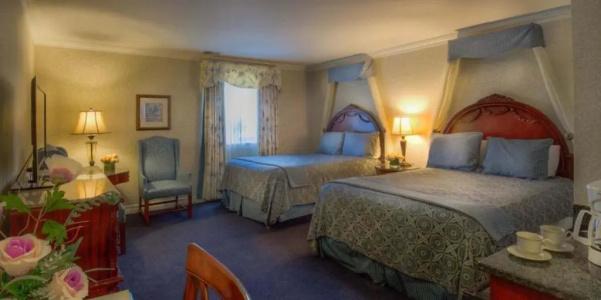 Red Coach Inn - 49