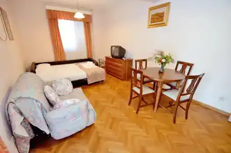 Villa Velzon Guesthouse - 89