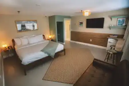 The Historic Peninsula Inn - 98