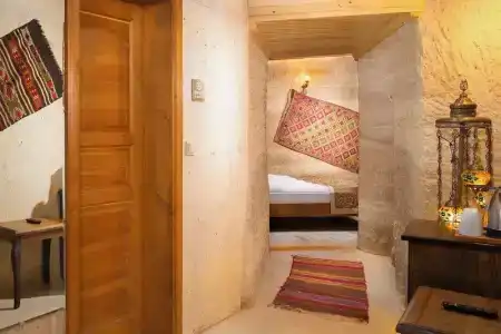 Sarnich Cave Suites - 25