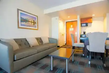 Wingate by Wyndham - Orlando International Airport - 63