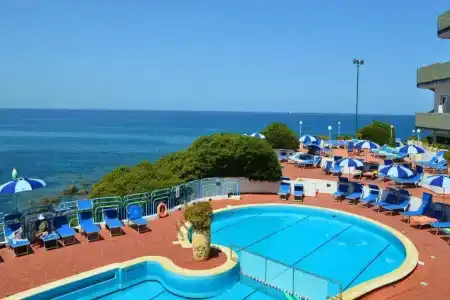 Carlton Riviera - 11