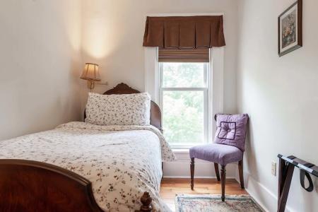 Stone Maiden Inn - 39