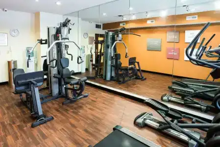 Med City & Suites - 20