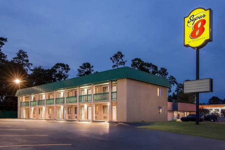 Super 8 by Wyndham/Ft. Jackson SC - 11