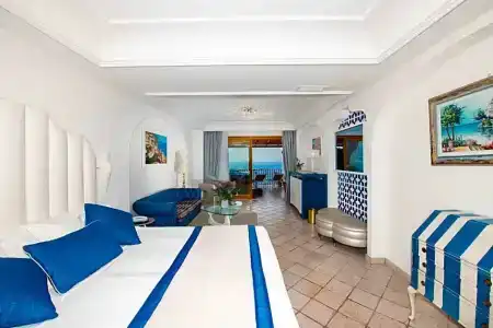 Eden Roc Suites - 255