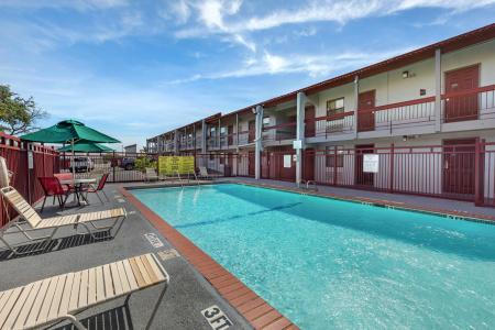 Red Roof Inn Dallas/Richardson - 30