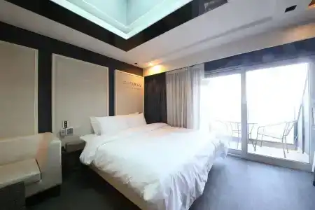 Moonbay - 1